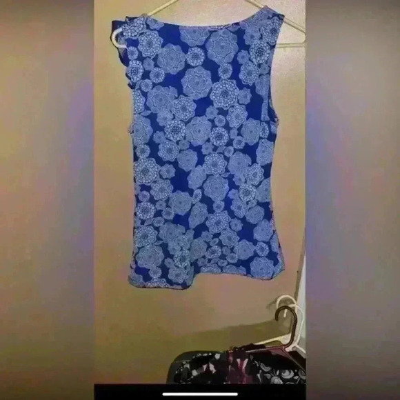 Elle flower print blue and white top‎ - Picture 5 of 5